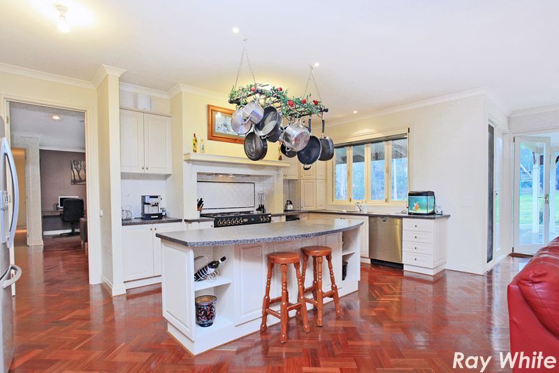 10 Meeking Drive, PAKENHAM, VIC 3810