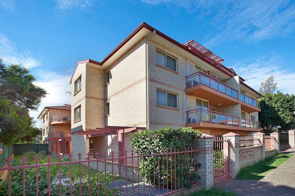25 Parkside Lane, WESTMEAD NSW 2145