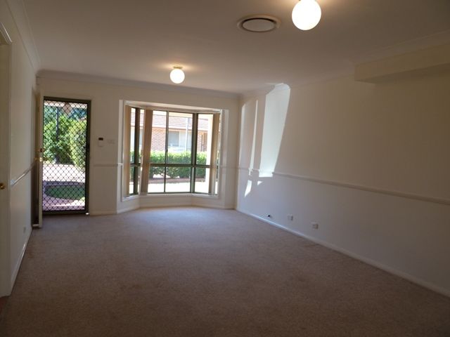 3/103 The Lakes Drive, GLENMORE PARK, NSW 2745