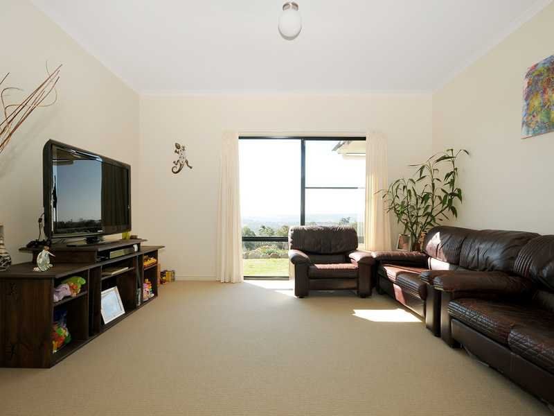 61 Hilltop Drive, GOWRIE JUNCTION, QLD 4352