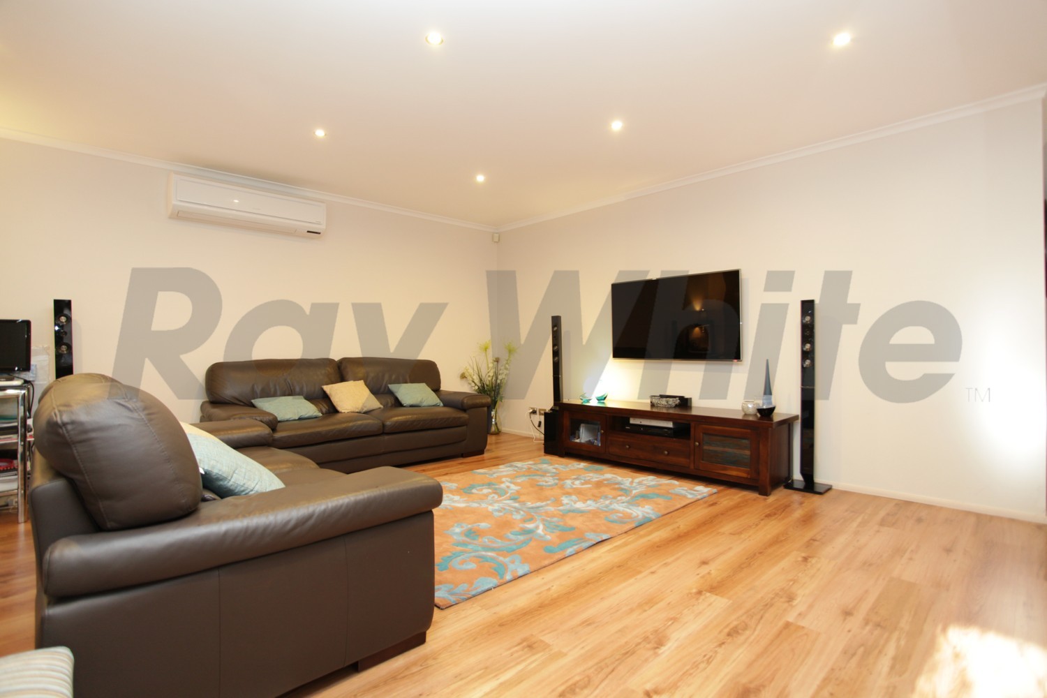 8 Dillwynia Drive, GLENMORE PARK, NSW 2745