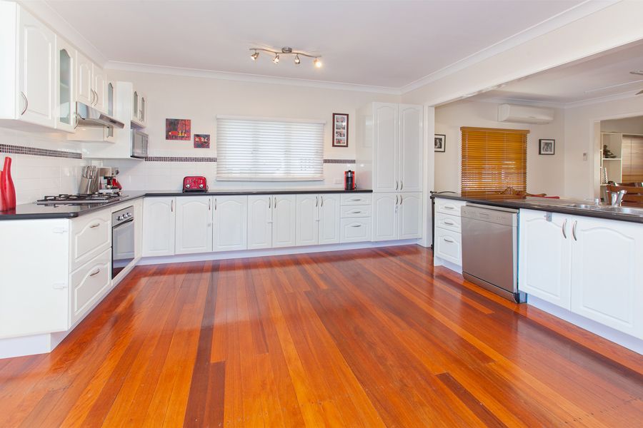 102 Arnold Street, HOLLAND PARK, QLD 4121