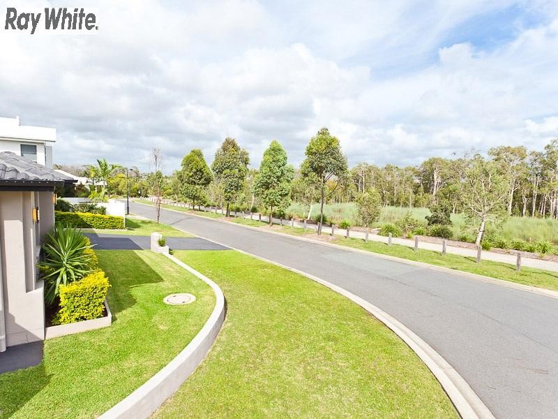 19 Warabi Crescent, NORTH LAKES, QLD 4509