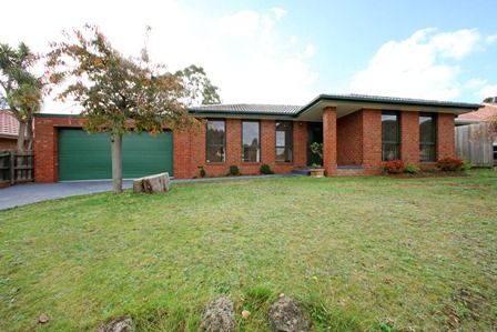 13 Jamieson Avenue, ROWVILLE VIC 3178