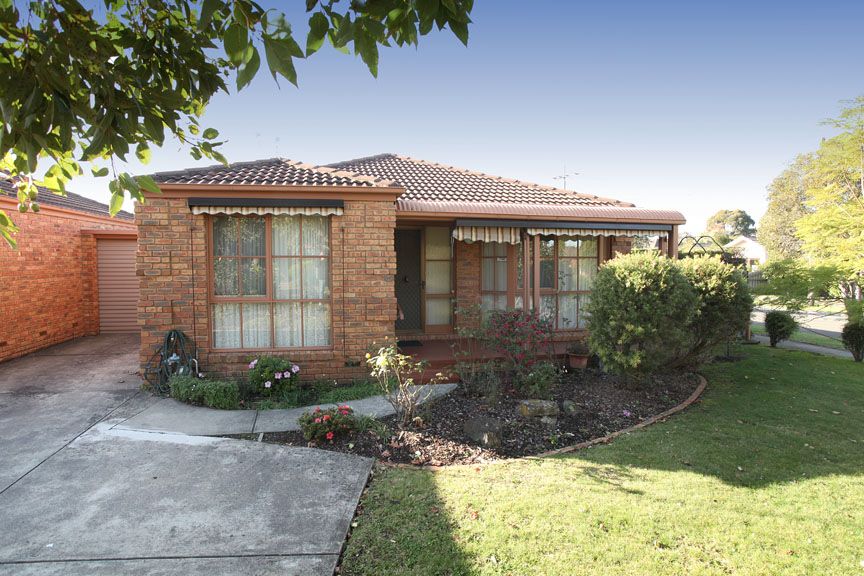 1 Brush Grove, GLEN WAVERLEY VIC 3150