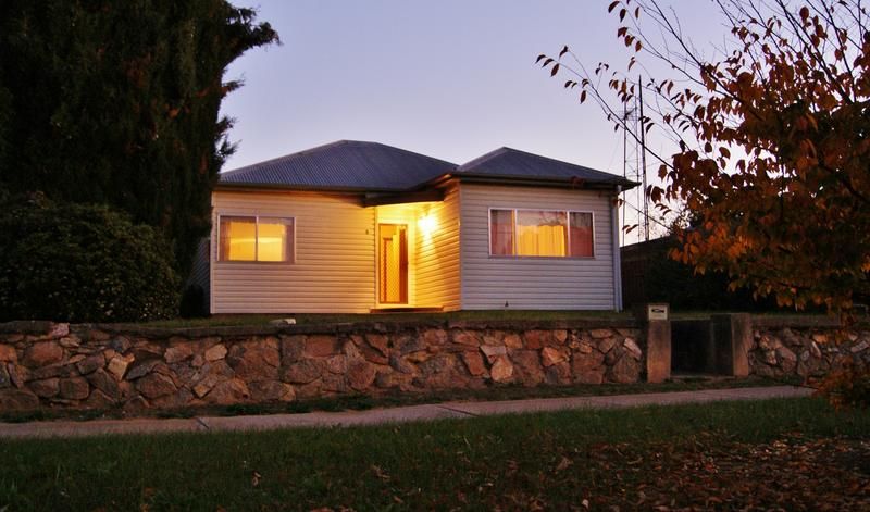 8 Currawong Street, YOUNG NSW 2594