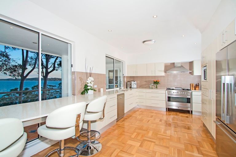 BOLTON POINT, NSW 2283