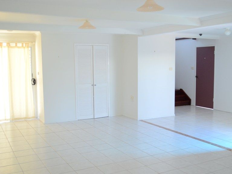 1 Austens Lane, YAMBA, NSW 2464