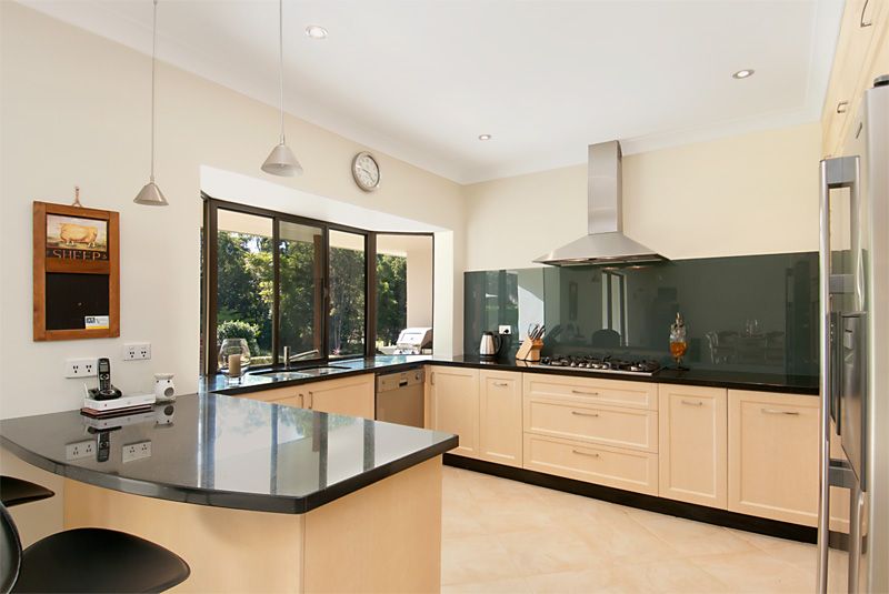 17 Dularcha Drive, LANDSBOROUGH, QLD 4550