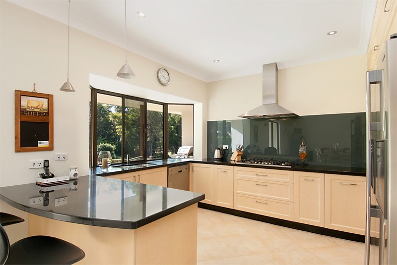 17 Dularcha Drive, LANDSBOROUGH, QLD 4550