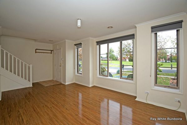 8 Parkhaven Avenue, KINGSBURY, VIC 3083