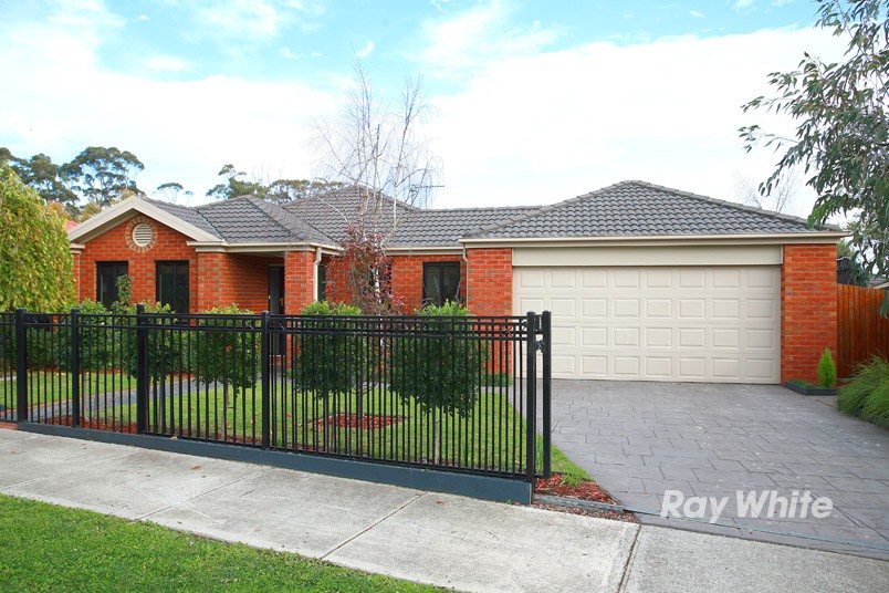 13 Gwenton Avenue, CRANBOURNE EAST, VIC 3977