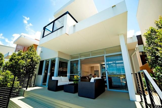 6067 Lugano Drive, HOPE ISLAND, QLD 4212