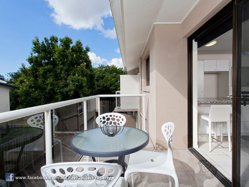 4/23 Winchester Street, HAMILTON, QLD 4007