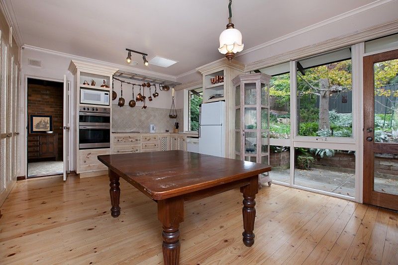 11 Marola Avenue, ROSTREVOR, SA 5073