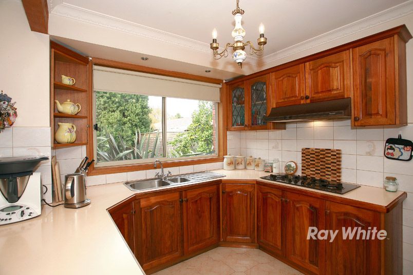 24 Lawless Drive, CRANBOURNE NORTH, VIC 3977