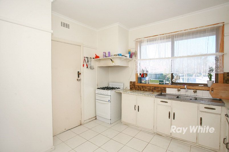 36 Chifley Crescent, DANDENONG NORTH, VIC 3175