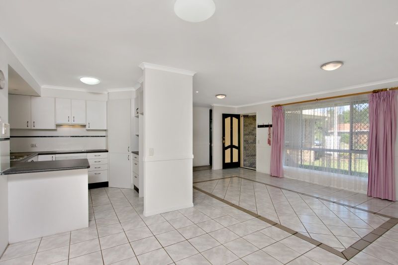 7 Gladful Court, VARSITY LAKES, QLD 4227