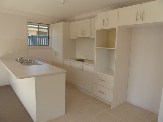 1 Blue View Terrace, GLENMORE PARK, NSW 2745