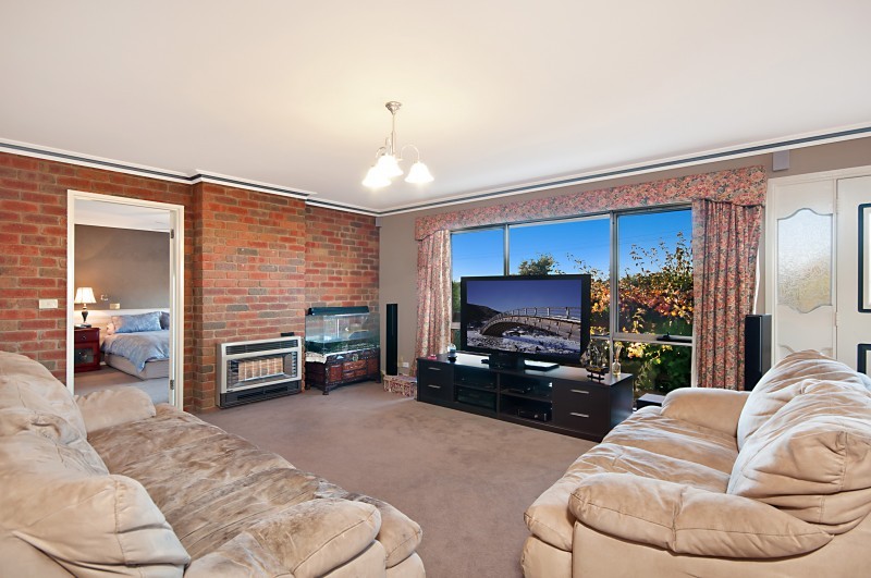 33 Fairway Crescent, WARRNAMBOOL, VIC 3280