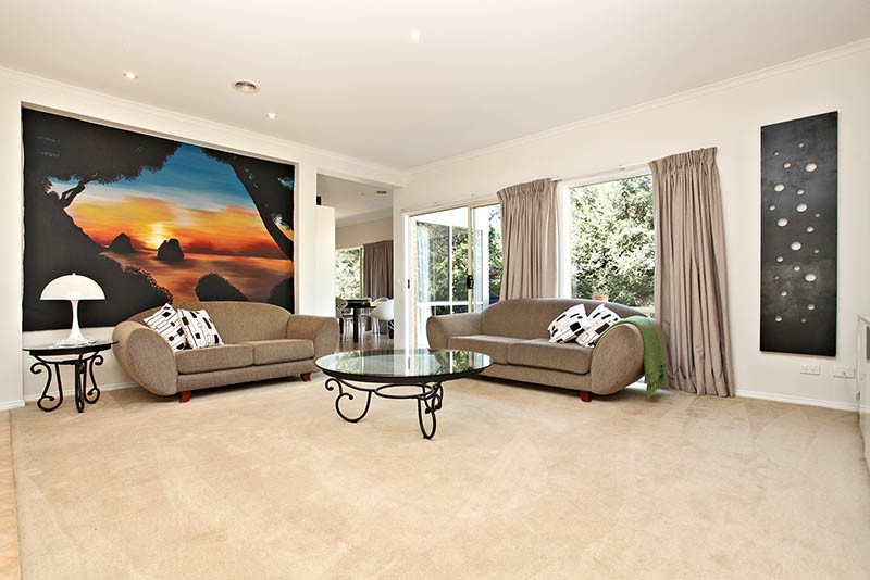 36 Loddon Drive, TAYLORS HILL, VIC 3037