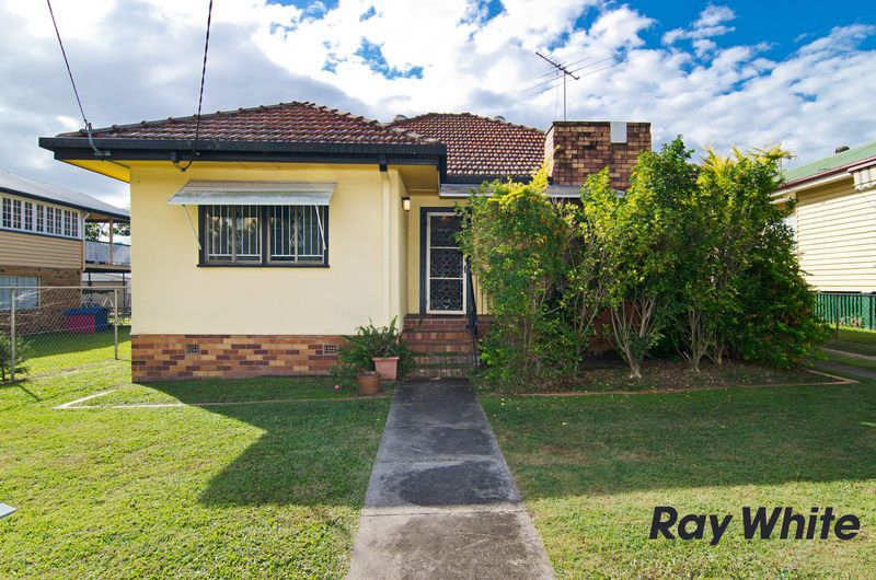 52 Seventh Avenue, KEDRON QLD 4031