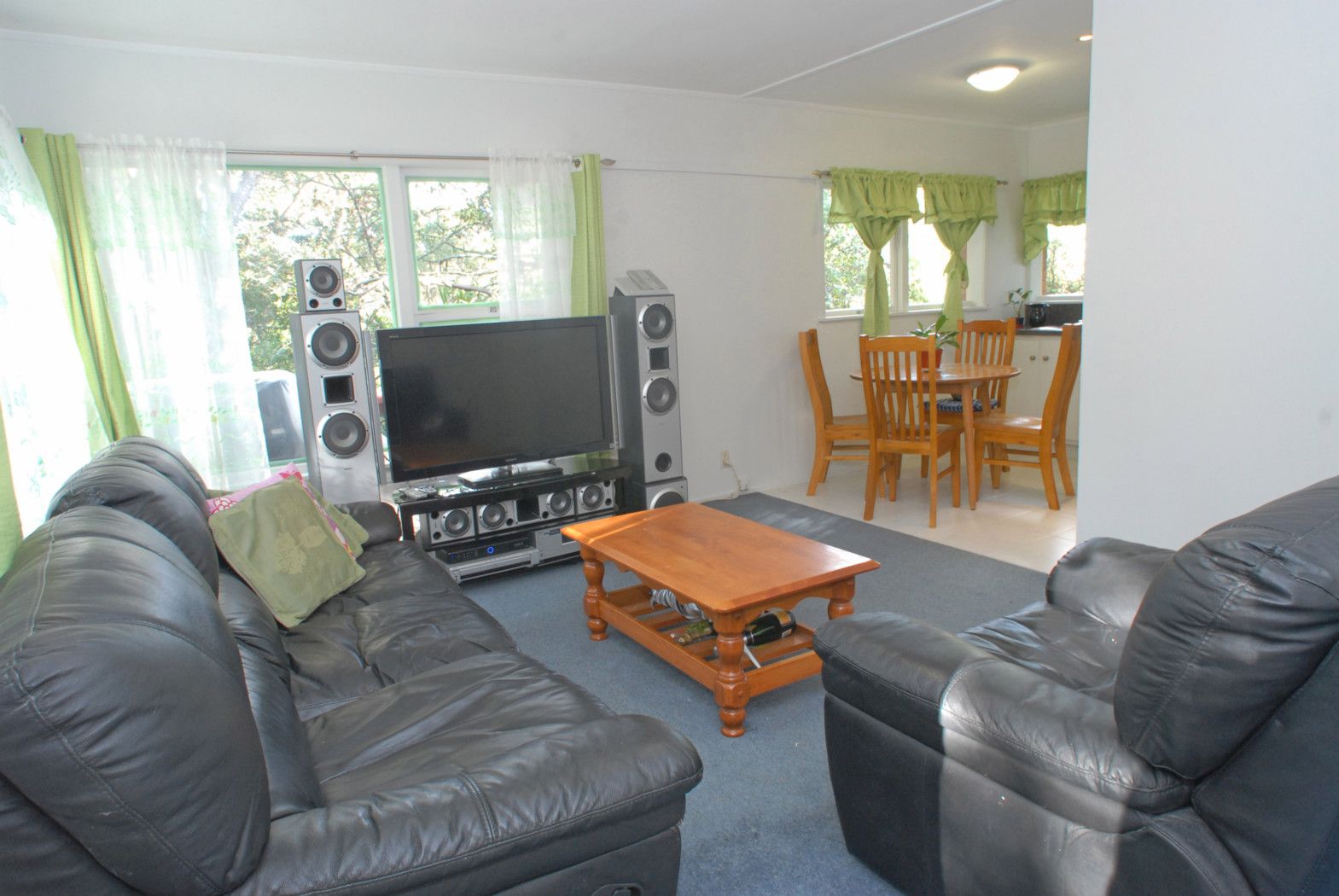 2/18 Windy Ridge Road, GLENFIELD, North Shore City