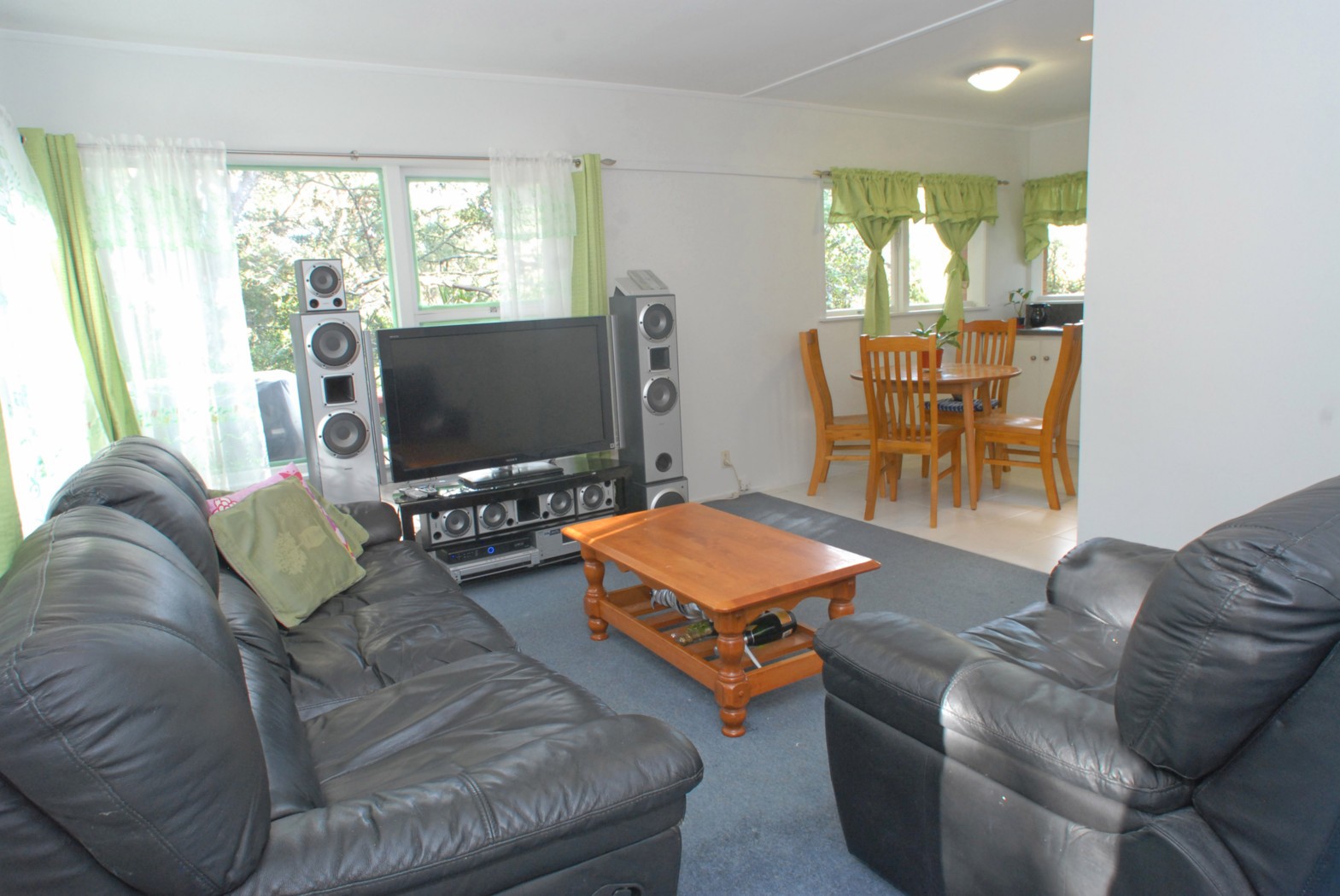 2/18 Windy Ridge Road, GLENFIELD, North Shore City