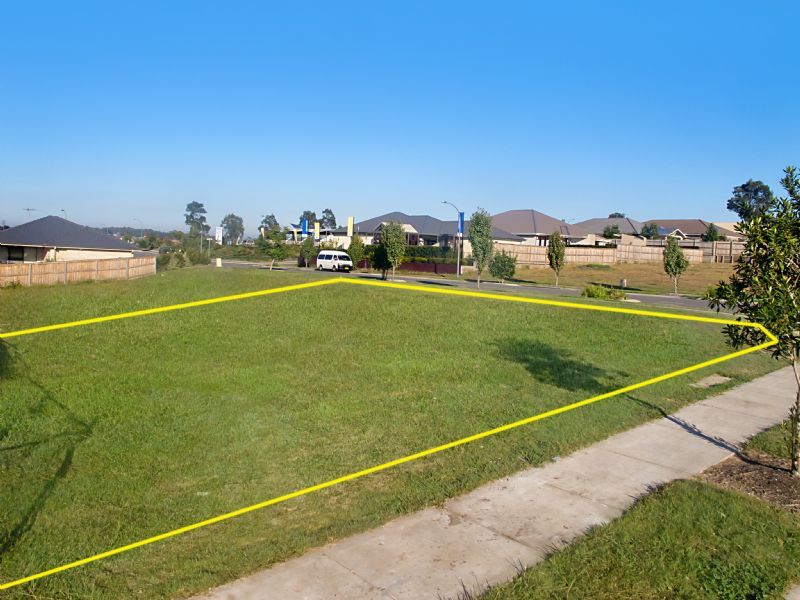 32 McKeachies Drive, ABERGLASSLYN NSW 2320