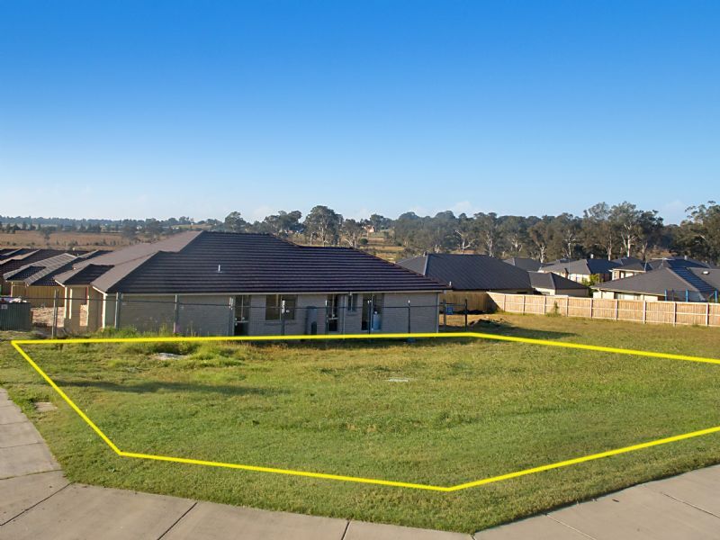 32 McKeachies Drive, ABERGLASSLYN, NSW 2320