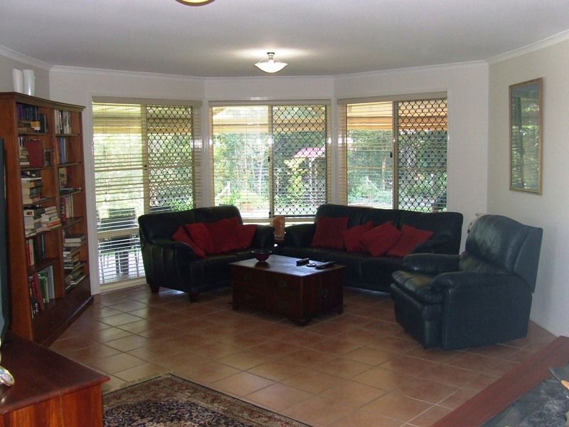 21 Dana Close, GLASS HOUSE MOUNTAINS, QLD 4518