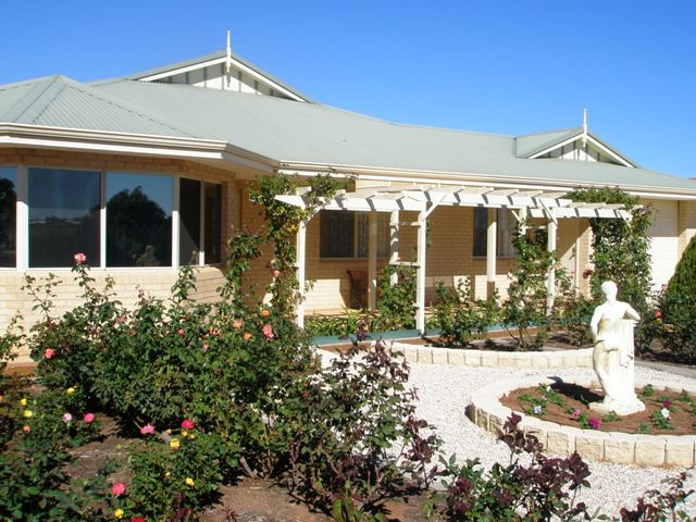 24 Honeysuckle Boulevard, WOORREE, WA 6530