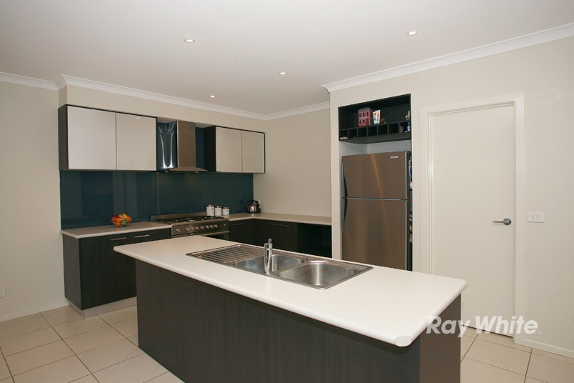 182 Linsell Boulevard, CRANBOURNE EAST, VIC 3977