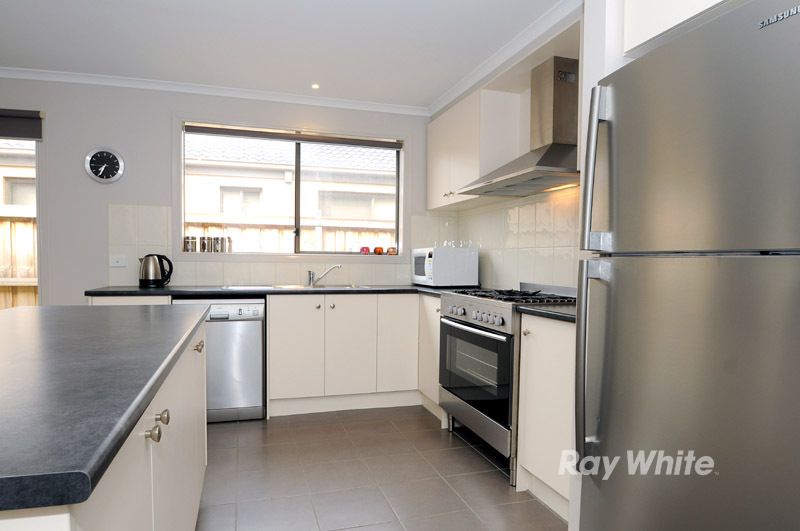 90 Boland Drive, LYNDHURST, VIC 3975