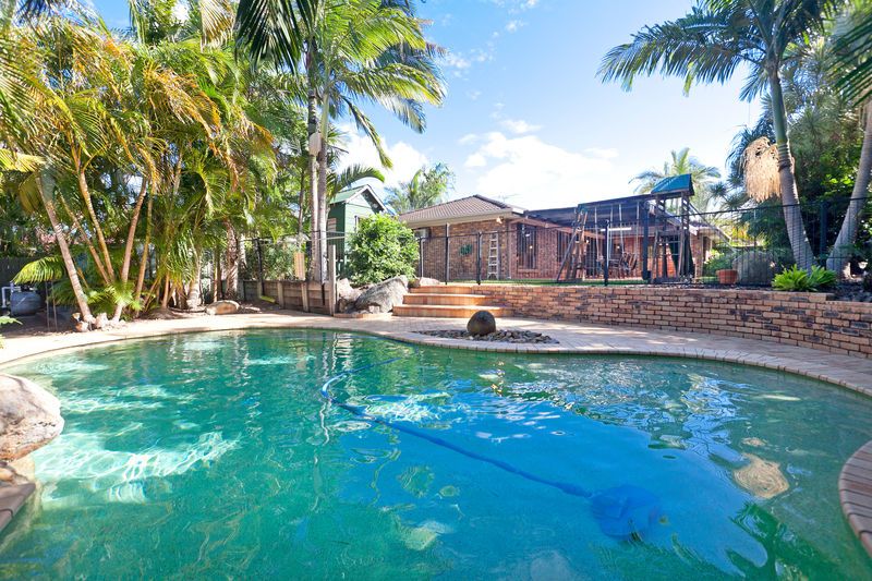 2 Song Place, BIRKDALE QLD 4159