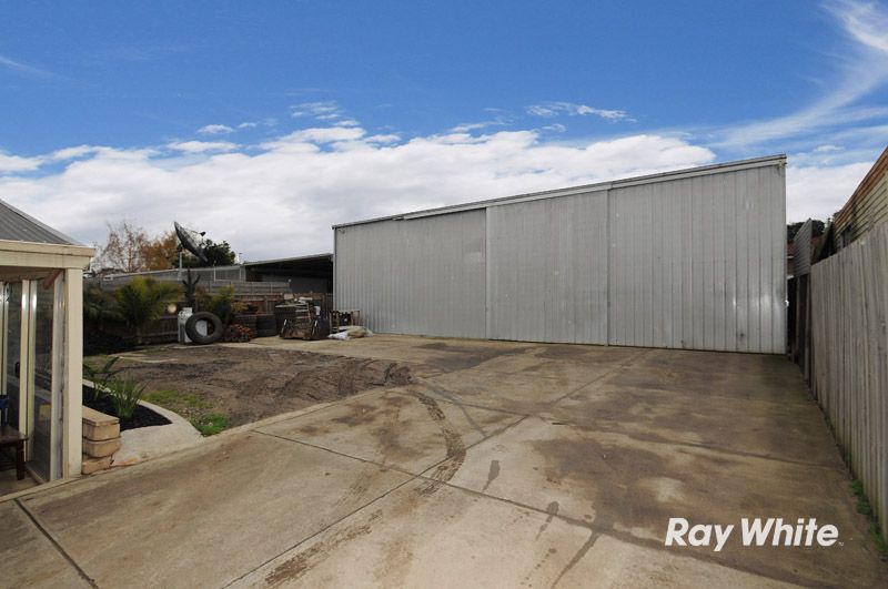 17 Alma Road, HAMPTON PARK, VIC 3976