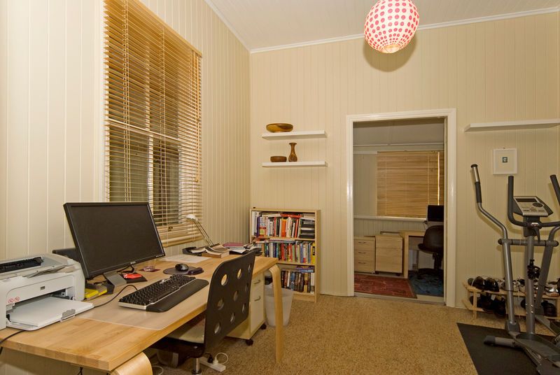 14 Saxelby, EAST IPSWICH, QLD 4305