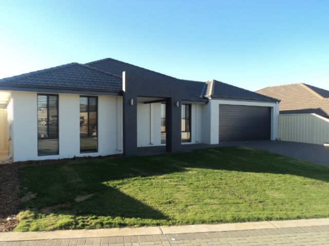 11 Wild Wave Bend, WANDINA, WA 6530