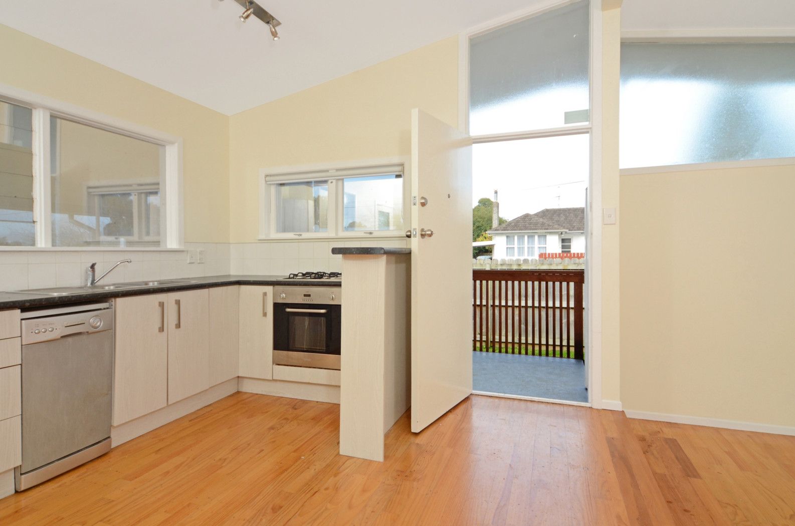 1 Frizell Street, BEACH HAVEN, North Shore City