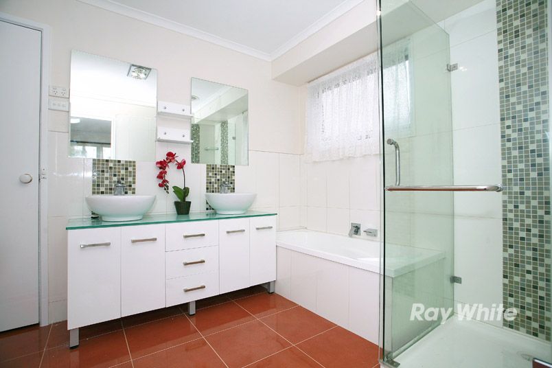 32 Taddor Drive, CRANBOURNE, VIC 3977