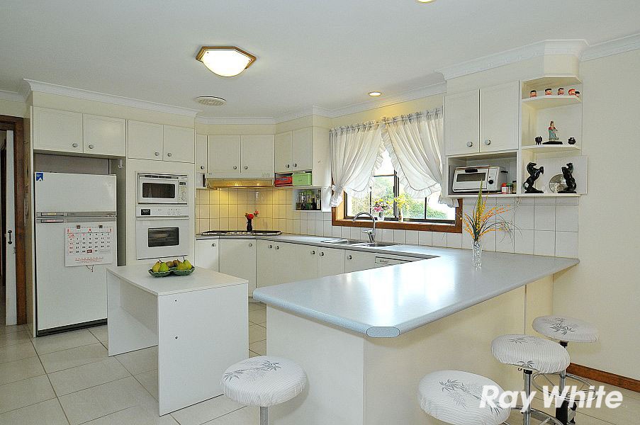 11 Miriam Close, WANTIRNA SOUTH, VIC 3152