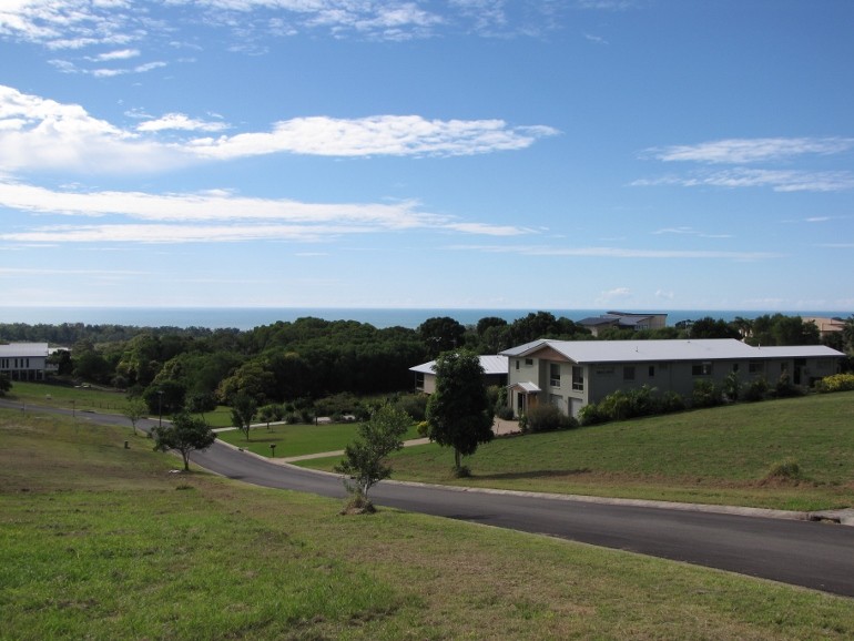 4 Edgewater Court, CRAIGNISH, QLD 4655