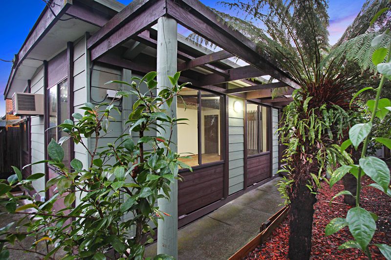 2/15 Warwick Street, BENTLEIGH EAST, VIC 3165