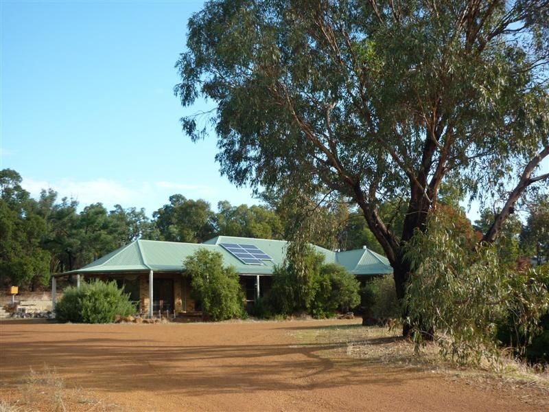 185 Powderbark Road, LOWER CHITTERING WA 6084