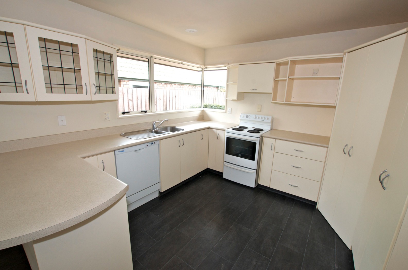 1 Farquhars Road, REDWOOD, Christchurch City