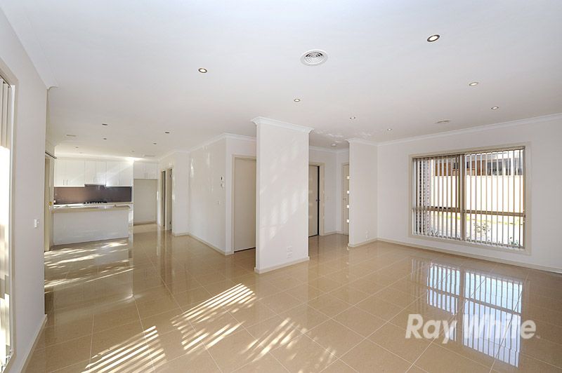 2/75 Linda Crescent, FERNTREE GULLY, VIC 3156