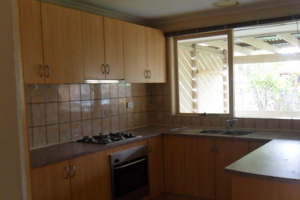 2 Penza Court, KEILOR DOWNS, VIC 3038
