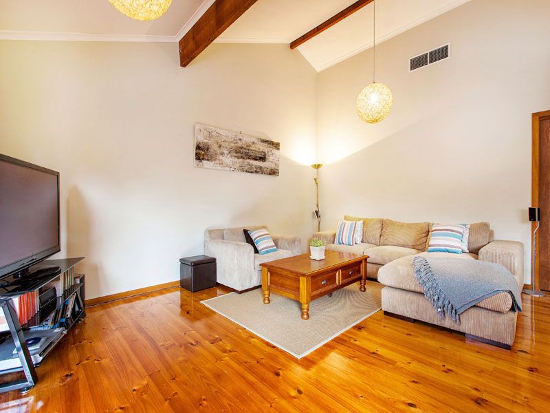 15 Mussert Avenue, DINGLEY VILLAGE, VIC 3172