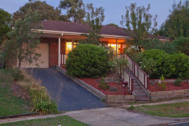 19 Gattinara Drive, FRANKSTON, VIC 3199
