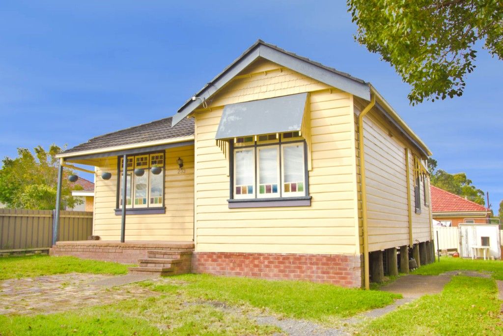 233 Pacific Highway, CHARLESTOWN NSW 2290